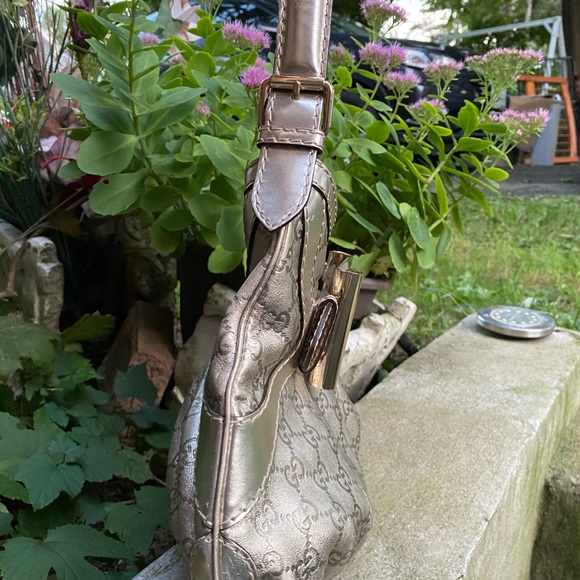 Gorgeous Authentic Gucci Guccissima Queen Bag - Picture 8 of 12